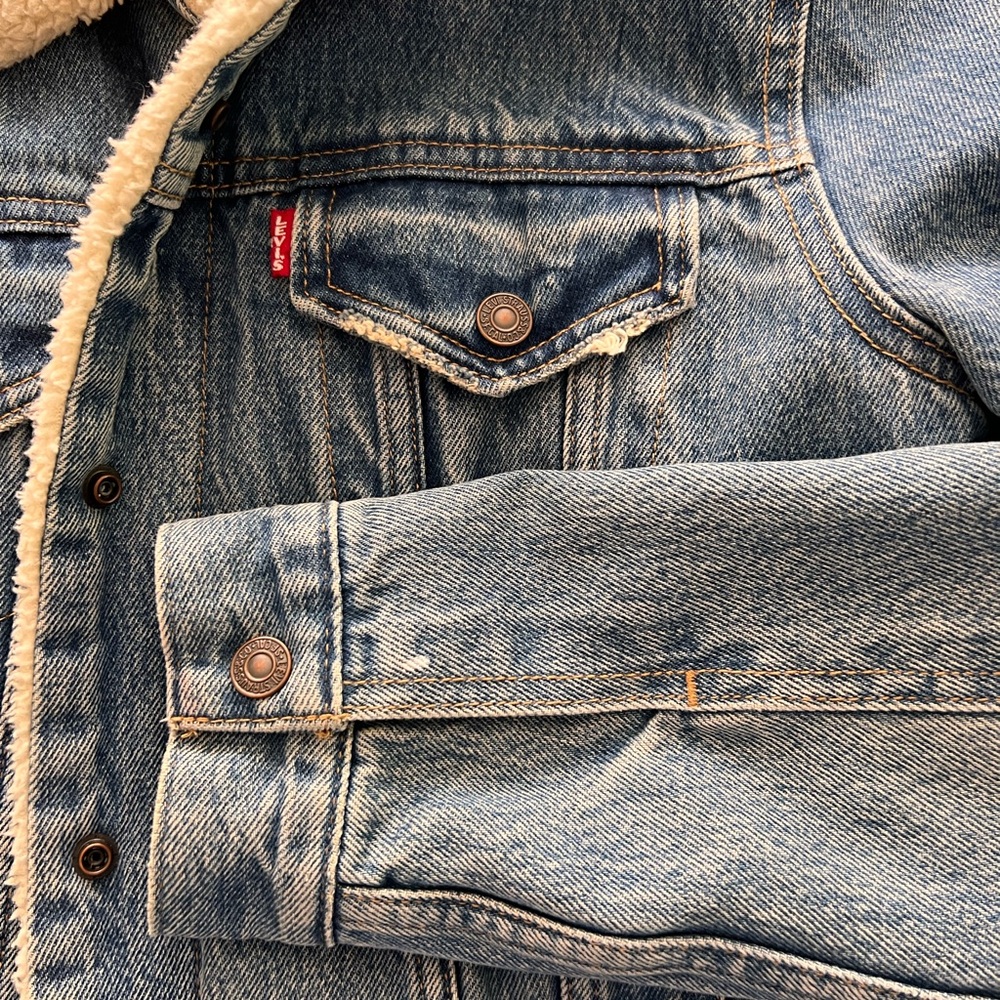 Levi's Blue Jean Jacket with Cream Sherpa Lining - Picture 3 of 7